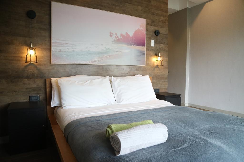 Luxeview Hotel Balabag  Bagian luar foto