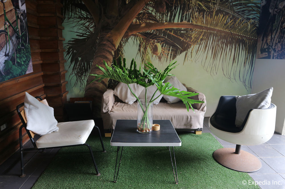 Luxeview Hotel Balabag  Bagian luar foto