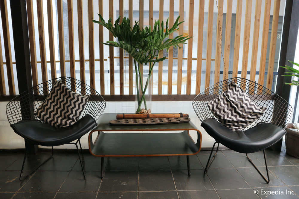 Luxeview Hotel Balabag  Bagian luar foto
