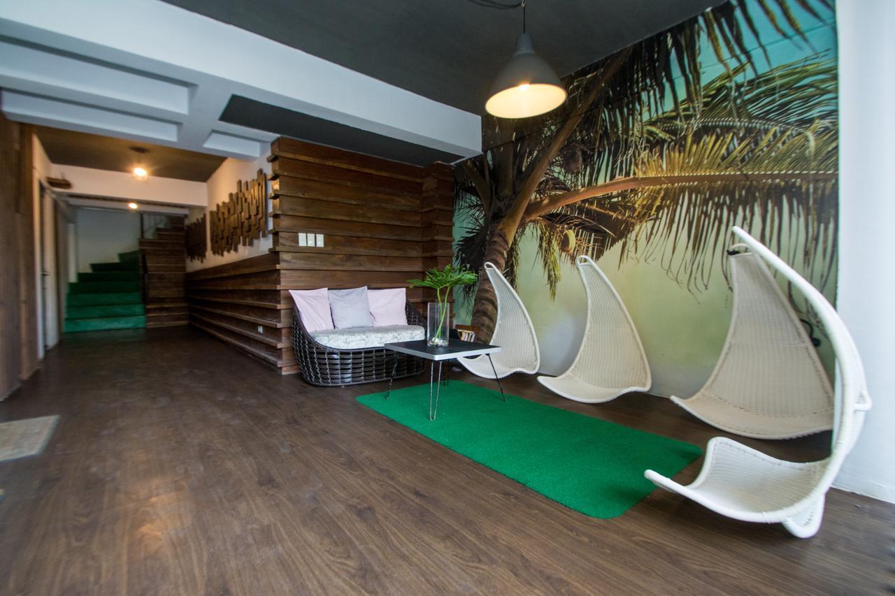 Luxeview Hotel Balabag  Bagian luar foto