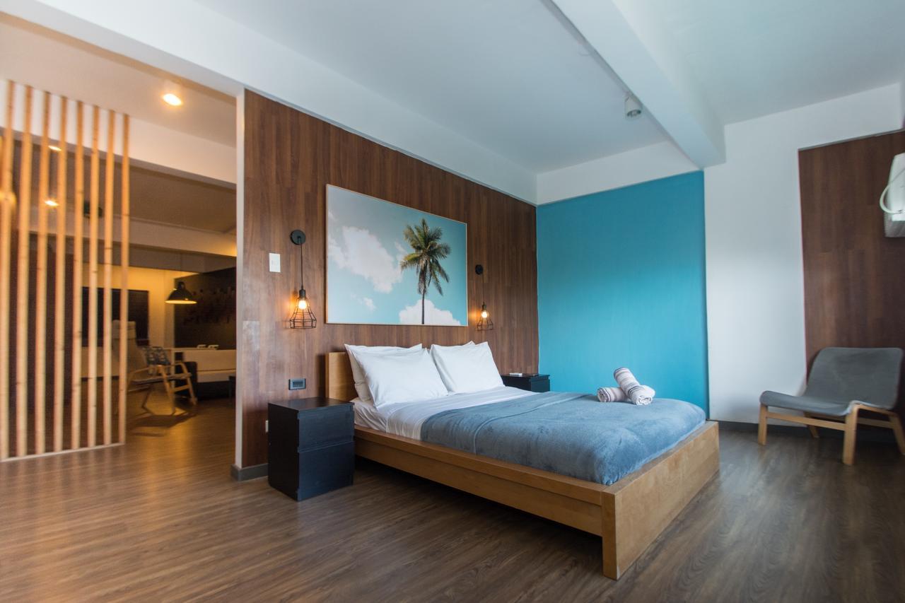 Luxeview Hotel Balabag  Bagian luar foto