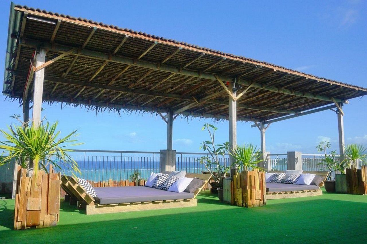 Luxeview Hotel Balabag  Bagian luar foto